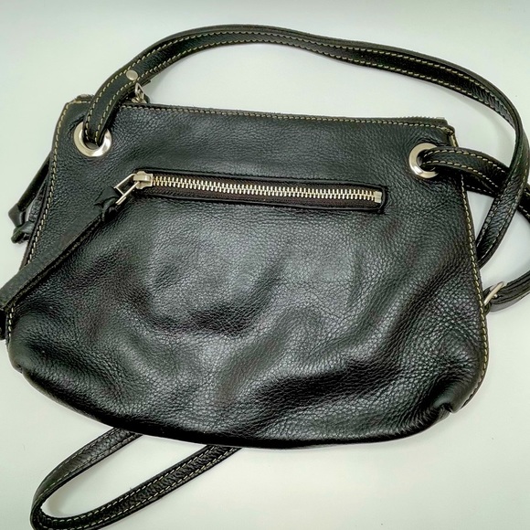 Roots Handbags - Roots leather crossbody!